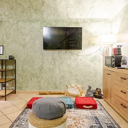 Secret Zen House In The Center W Free Parking And 24hours Automatic Check-in - With Netflix & Disneyplus And Air Conditioning Casale Monferrato